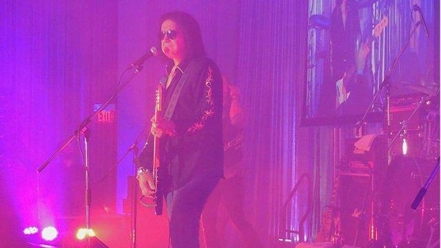 gene simmons show solo - Gene Simmons: Primeiro show solo e box com 150 canções nunca lançadas