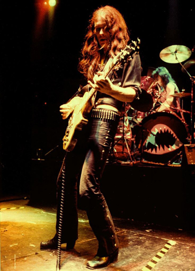 RIP: A morte de Fast Eddie Clarke, o guitarrista da formação clássica do Motörhead